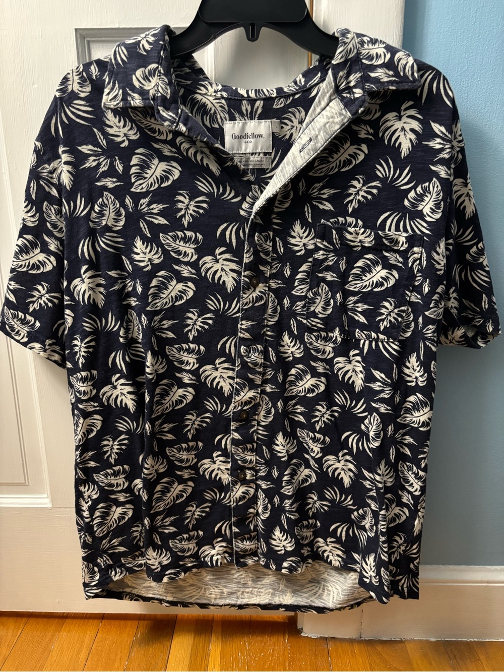 Goodfellow & Co Navy Button-Up Shirt with White Leaf Print